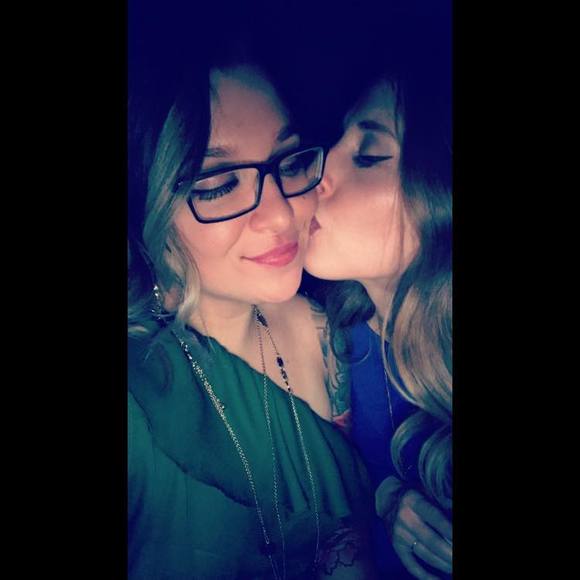 Meet your Posher, Mara - Picture 1 of 1